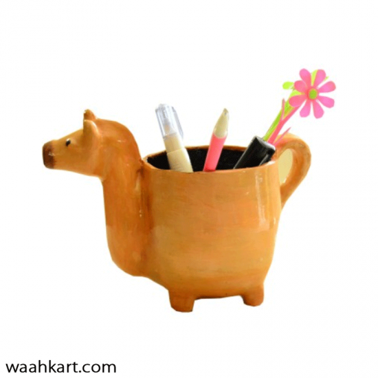 Camel Shaped Pen Stand